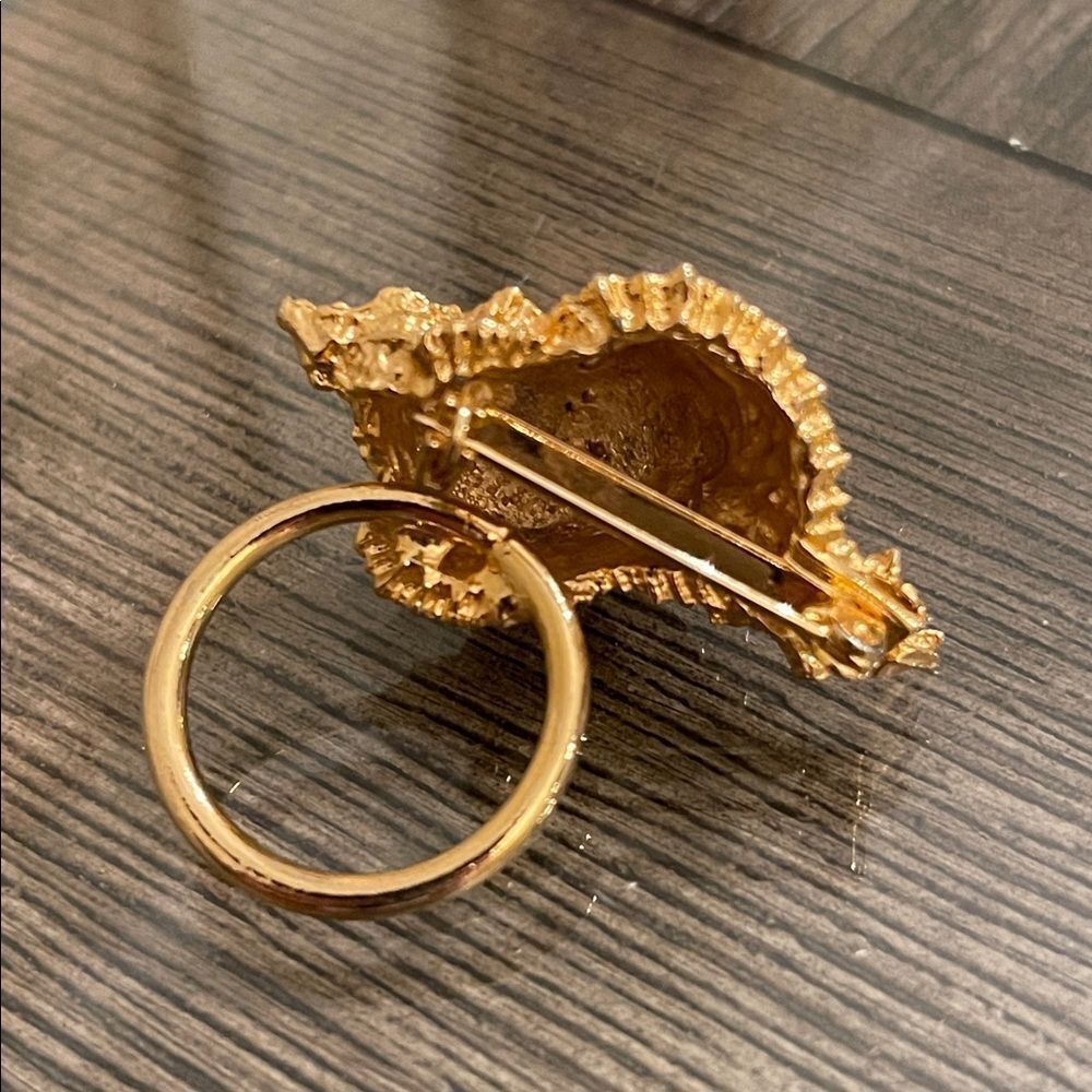 Vintage Seashell Eyeglass Holder Pin/Brooch - Scarf Ring - Gold-tone - Picture 4 of 16